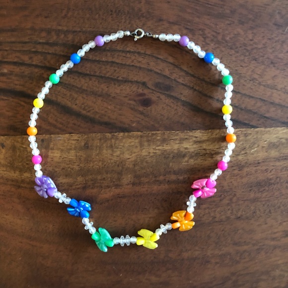 Rainbow heart & bow beaded Girls’ necklace - Picture 7 of 7
